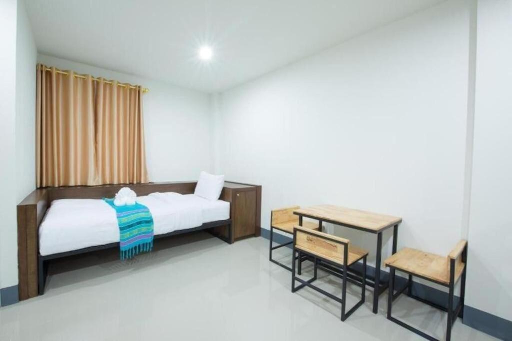 Bees Smile Hotel Chiang Rai Esterno foto