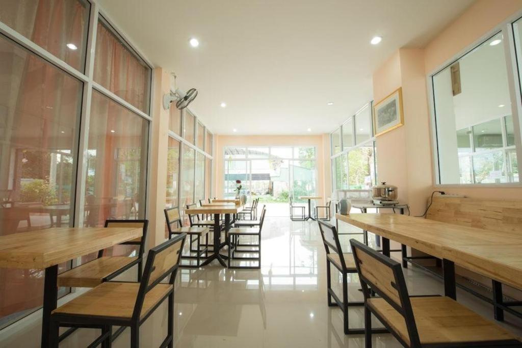 Bees Smile Hotel Chiang Rai Esterno foto