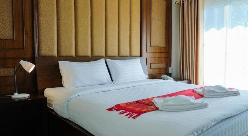 Bees Smile Hotel Chiang Rai Esterno foto